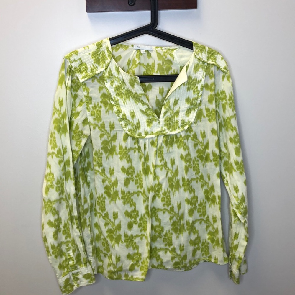 Cute Green and White V-Neck Tunic.